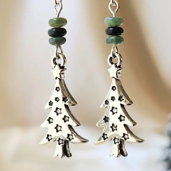 Antique Silver Boho Christmas Tree Dangle Drop Holiday Earrings New - Picture 2 of 5